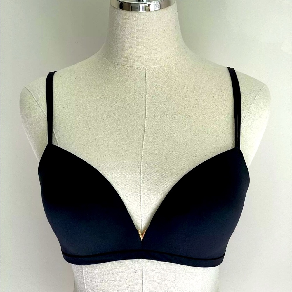 Victoria's Secret Sexy Illusions Padded No Wire Plunge Bra Black Size 32D
